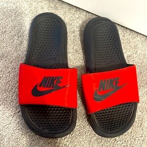Nike Toddler Benassi Red Black Slip On Sport Sandal Slides Size 6Y